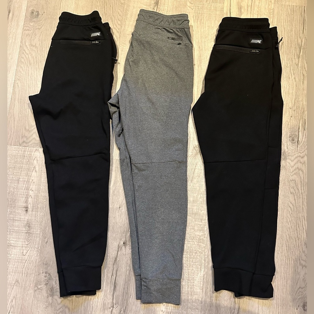 3 American Eagle S Joggers
